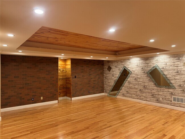 Building Photo - 14228 Manderleigh Woods Dr