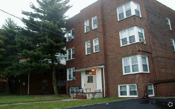 Primary Photo - 215-219 Gregory Ave
