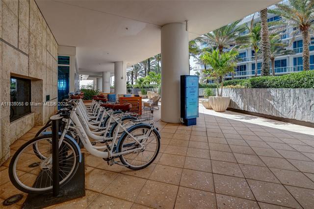 Building Photo - 6801 Collins Ave