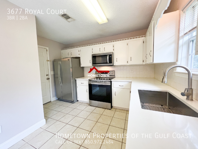Building Photo - 3677 Royal Ct