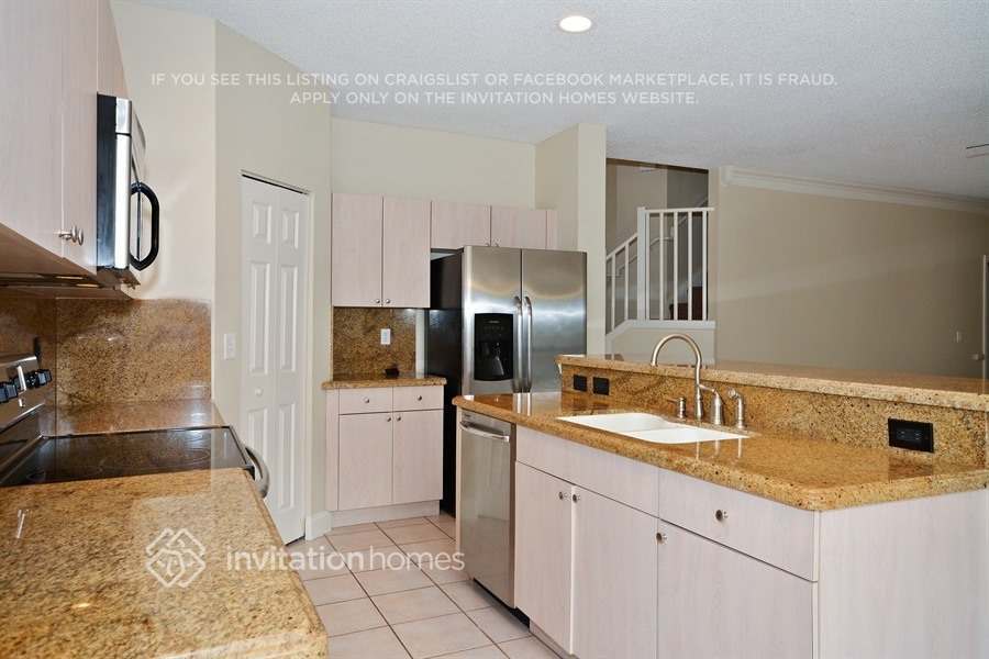 Building Photo - 8556 NW 57th Dr