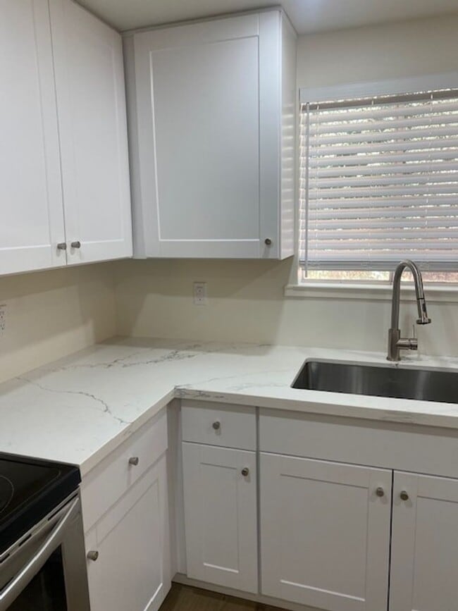 Building Photo - 2BR/2BA Duplex for rent!!!