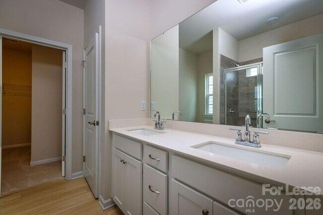 Building Photo - 1709 Heron Ct