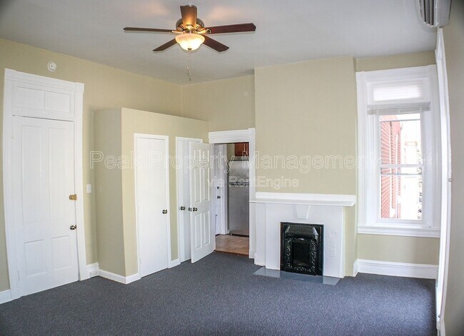 Building Photo - 511 Ryland St