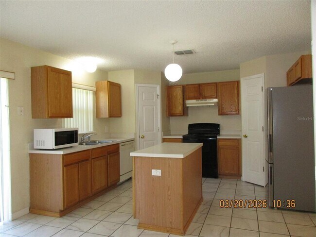 Building Photo - 11879 Bentry St