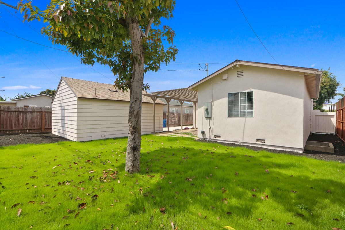 Building Photo - 4232 Walnut