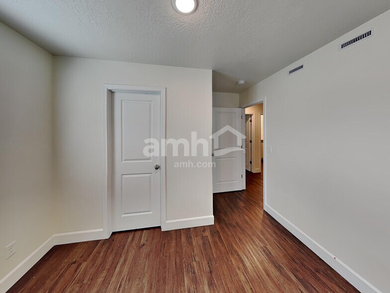 Building Photo - 6084 W Copper Hawk Dr