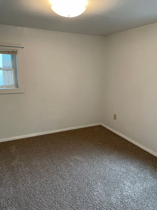 Building Photo - Quaint home in downtown Gillette