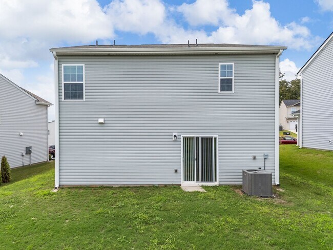 Building Photo - NO APPLICATION FEE If APPROVED- Amazing Home: 5-Bdrm, 2.5 Bath Spartanburg Dream Home