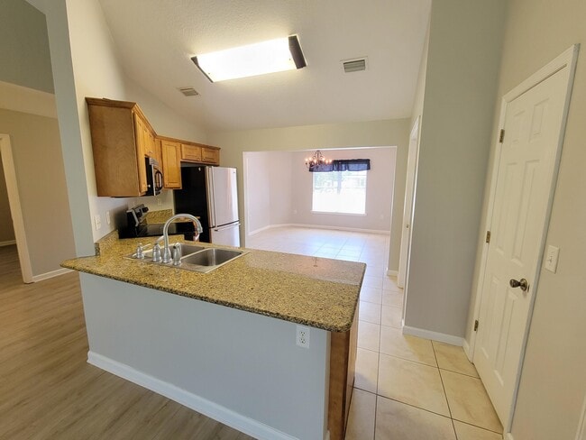 Building Photo - 7288 Mossy Oaks Ct