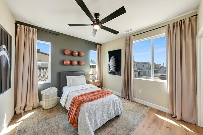 Building Photo - 2162 W Solo Wy