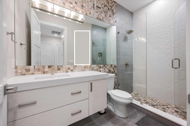 Building Photo - 15450 Estancia Ln
