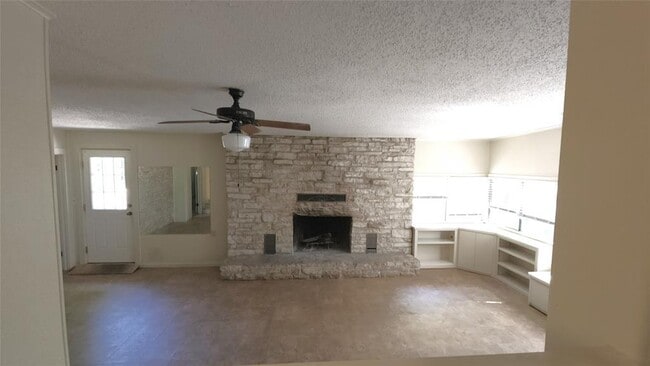 Building Photo - 5119 Fairview Dr