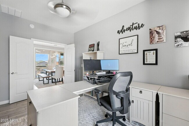 Building Photo - 2425 W Bronco Butte Trl