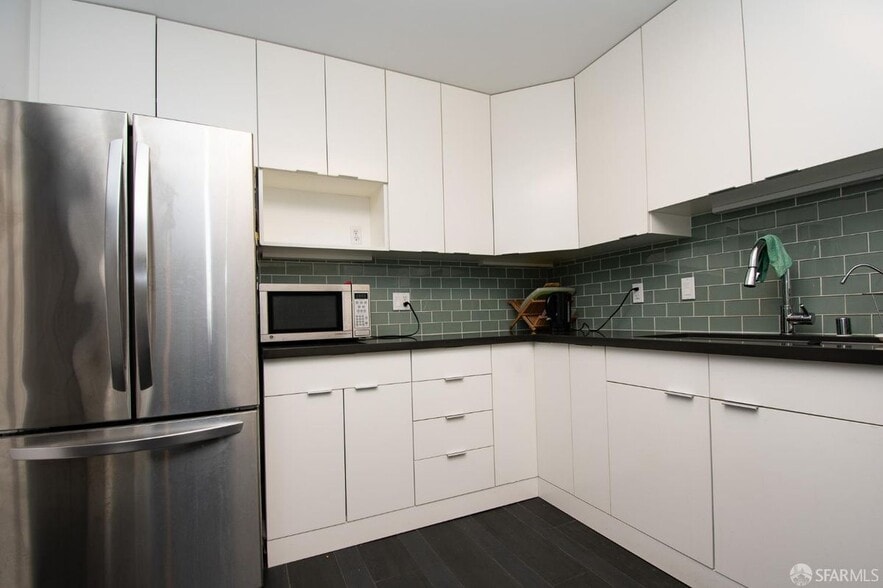 Building Photo - 127 Knockash Hill