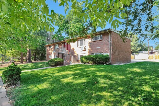 Building Photo - Adorable 2bedroom 1 bathroom Apartment