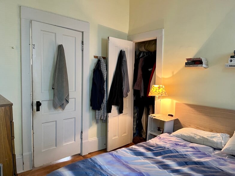 Master Bedroom - 2732 N Fratney St