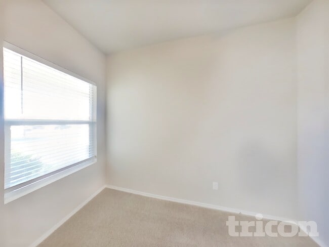 Building Photo - 5205 Sidesaddle Dr