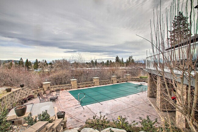 Building Photo - 18625 E Riverway Ave