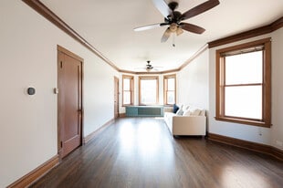 Building Photo - 2250 W Addison St