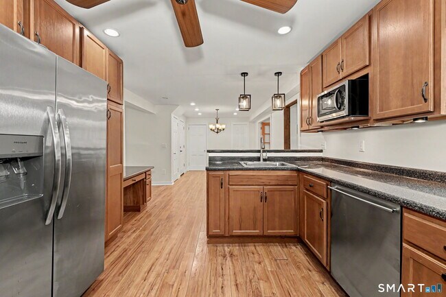 Building Photo - 44 Barmore Dr W