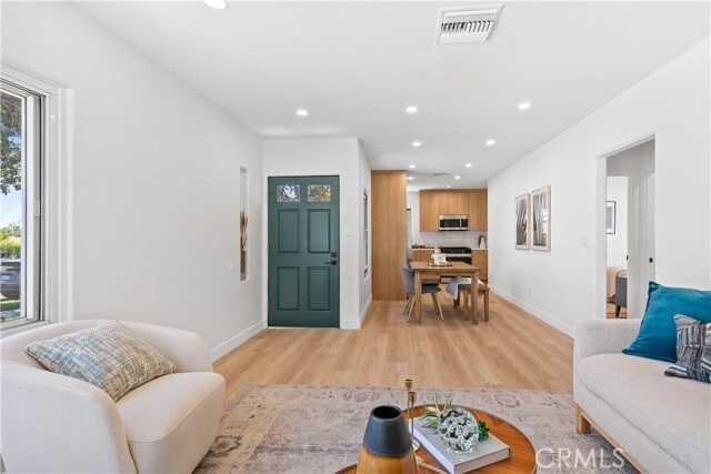 Building Photo - 2105 Pass