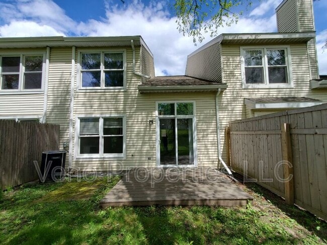 Building Photo - 66 Plaza Ave