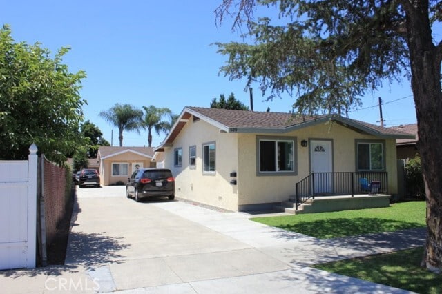 Primary Photo - 520 N Parker St