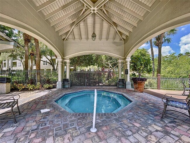 Building Photo - 704 Seagate Dr