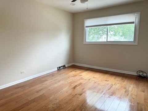 Building Photo - 9120 Hollyberry Ave