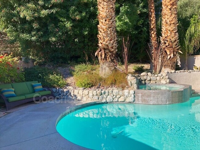 Building Photo - 39095 Sweetwater Dr