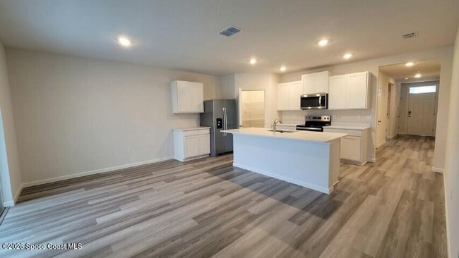 Building Photo - 591 Mimosa St SW