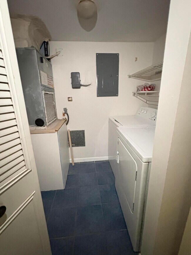 Building Photo - 3626 La Mar Ct