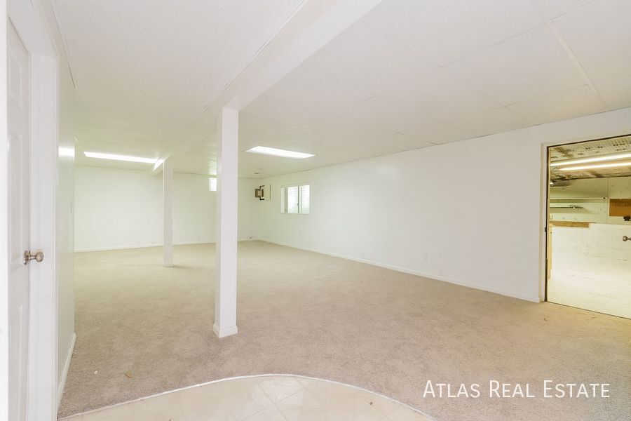 Building Photo - 2700 NE 69th St