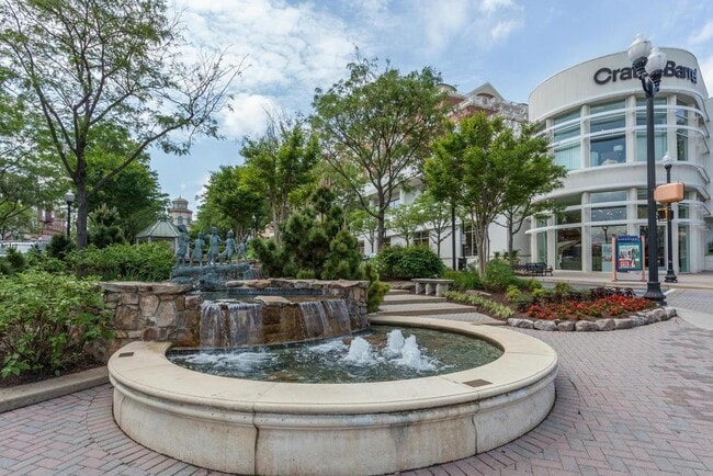 Building Photo - 1276 N Wayne St