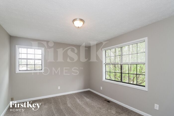 Building Photo - 3762 Cambridge Dr SW