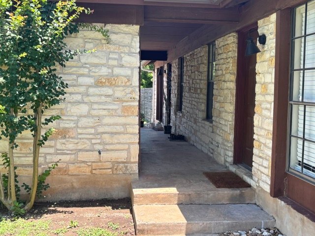 Building Photo - 702 Ranch Rd