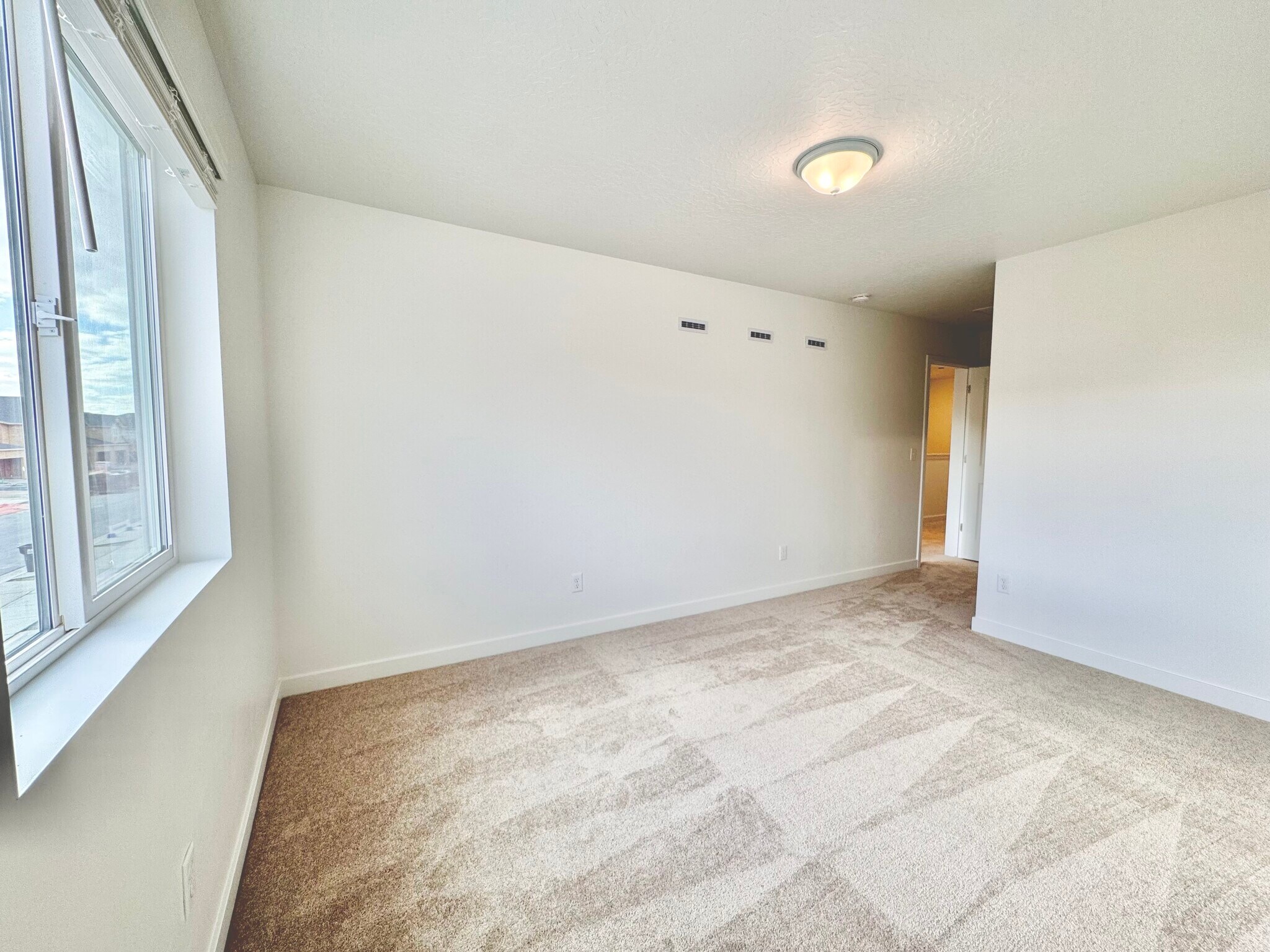 Building Photo - 2071 Sand Holw Dr