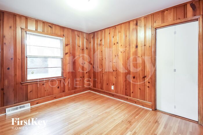 Building Photo - 2324 Markham Ct