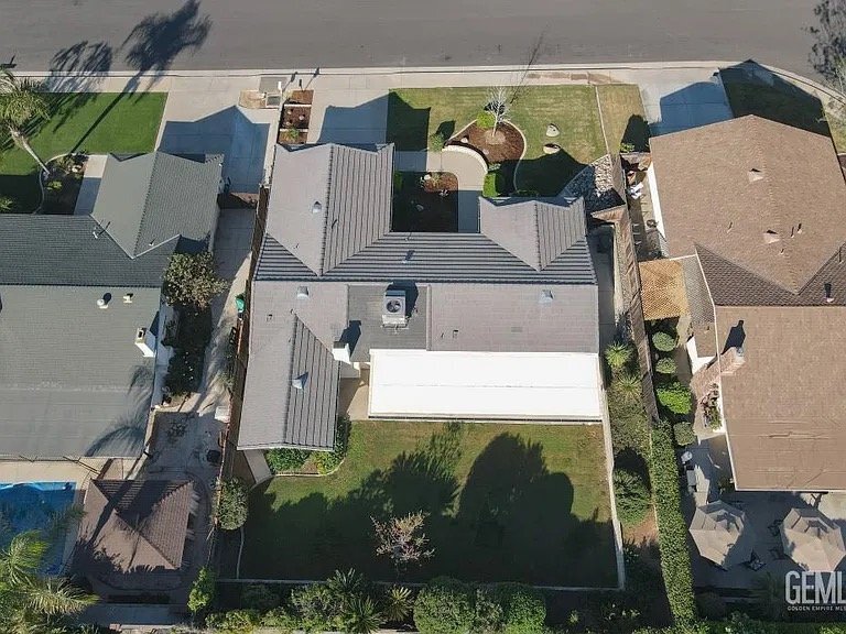 Building Photo - 2705 Parkfield Ct