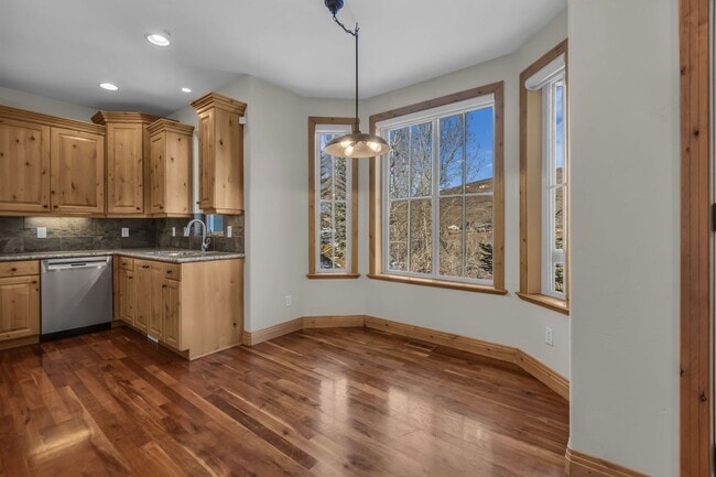 Building Photo - Canyon Links Townhome