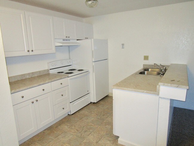 Building Photo - 300 Union St