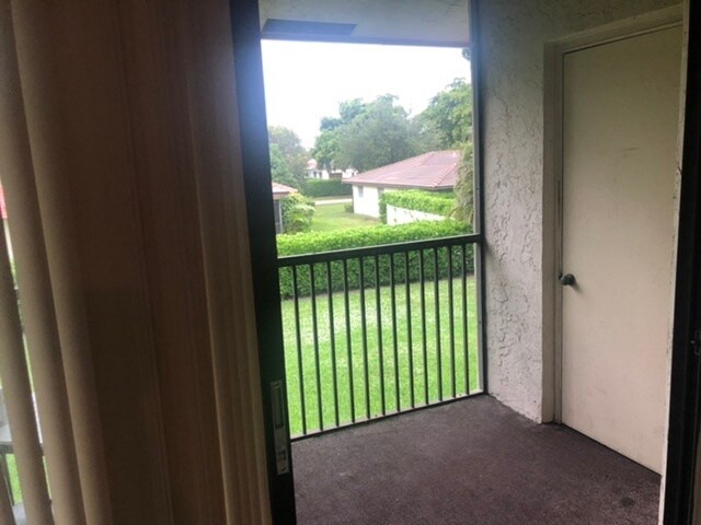 Closet - 9647 NW 4th St