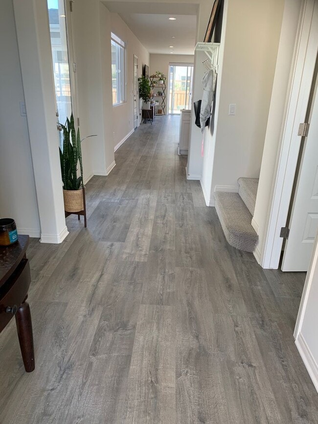 Building Photo - Beautiful 4 BD / 3 BA Home in Righetti Ranch
