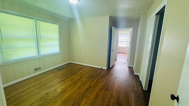 Building Photo - New For Rent in Center Point!