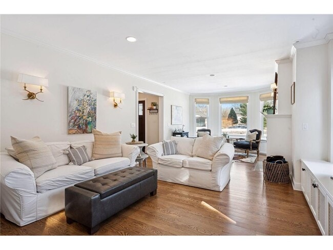 Building Photo - 5 Cooper Ave