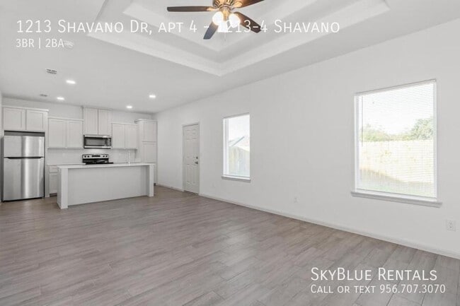 Building Photo - 1213 Shavano Dr