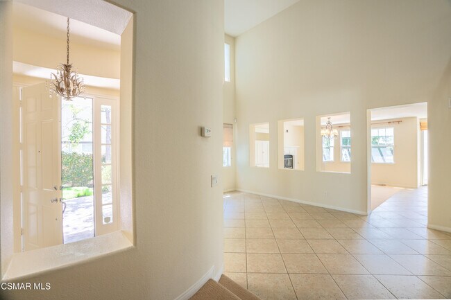 Building Photo - 151 Via Mirabella