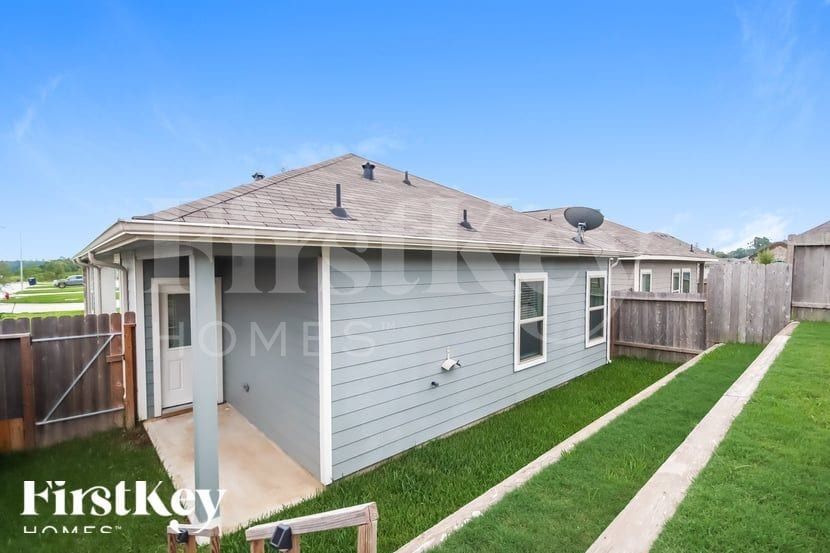 Building Photo - 40707 Gate Ridge Dr