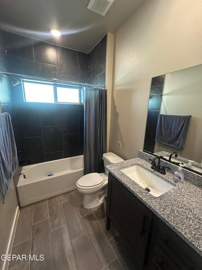 Building Photo - 12637 Viendo Norte Dr